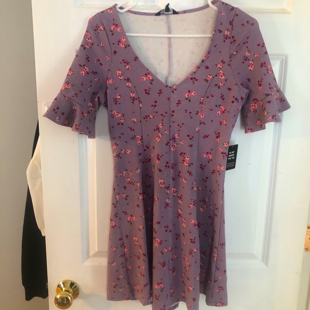 Xs lavender floral dress from express